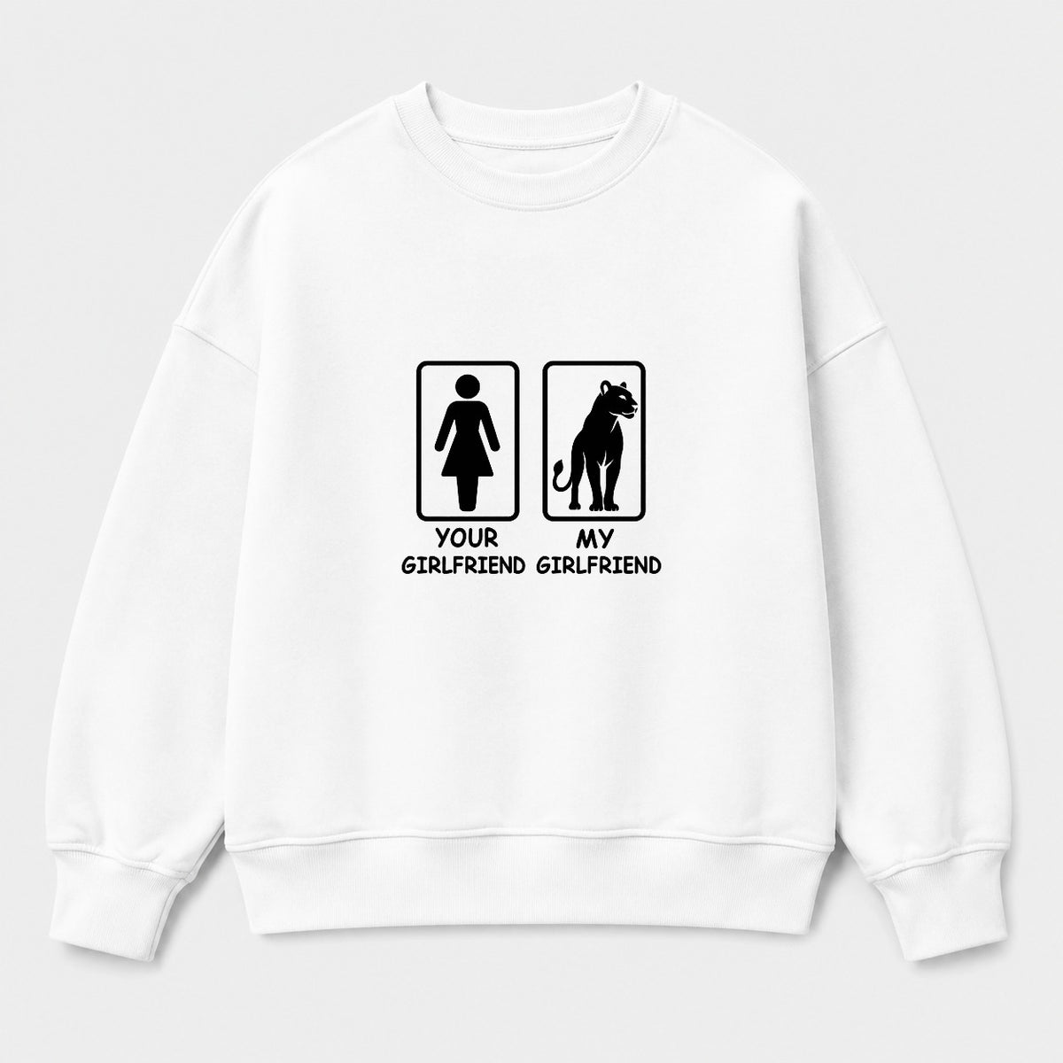 Áo Sweater Your Girlfriend My Girlfriend – Chọn Sư Tử / Cô Gái | RIENGVN — Trắng — Sư tử